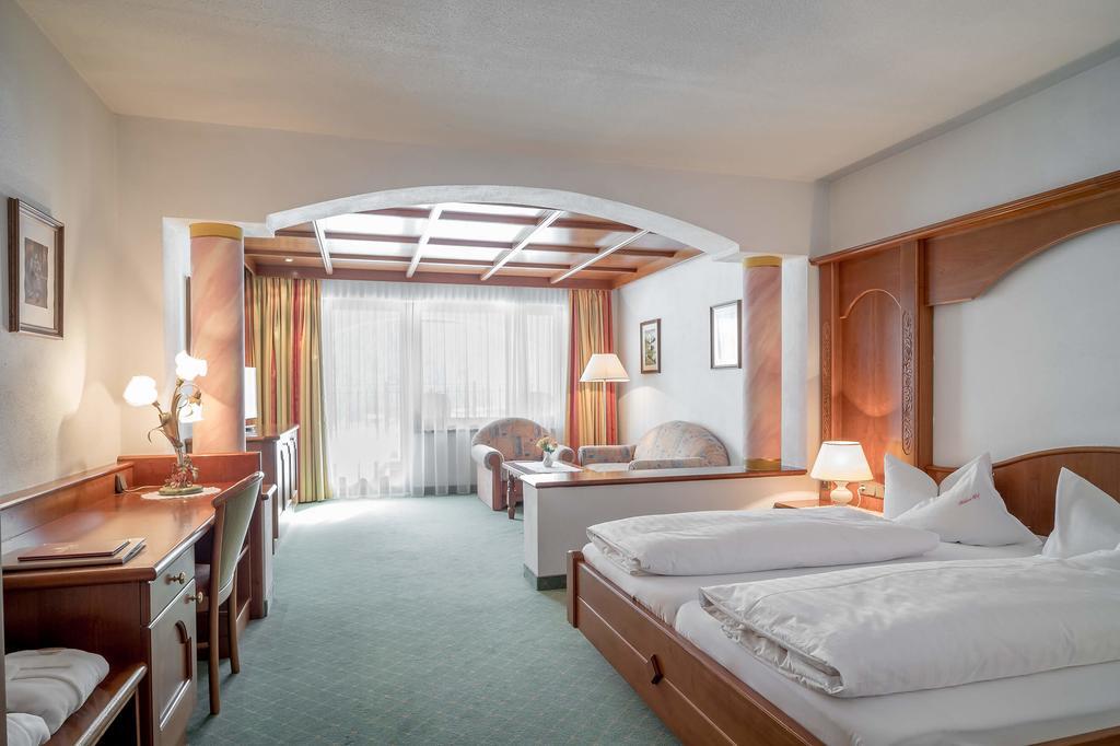 Wellness & Relax Hotel Milderer Hof Нойштифт-им-Штубайталь Экстерьер фото